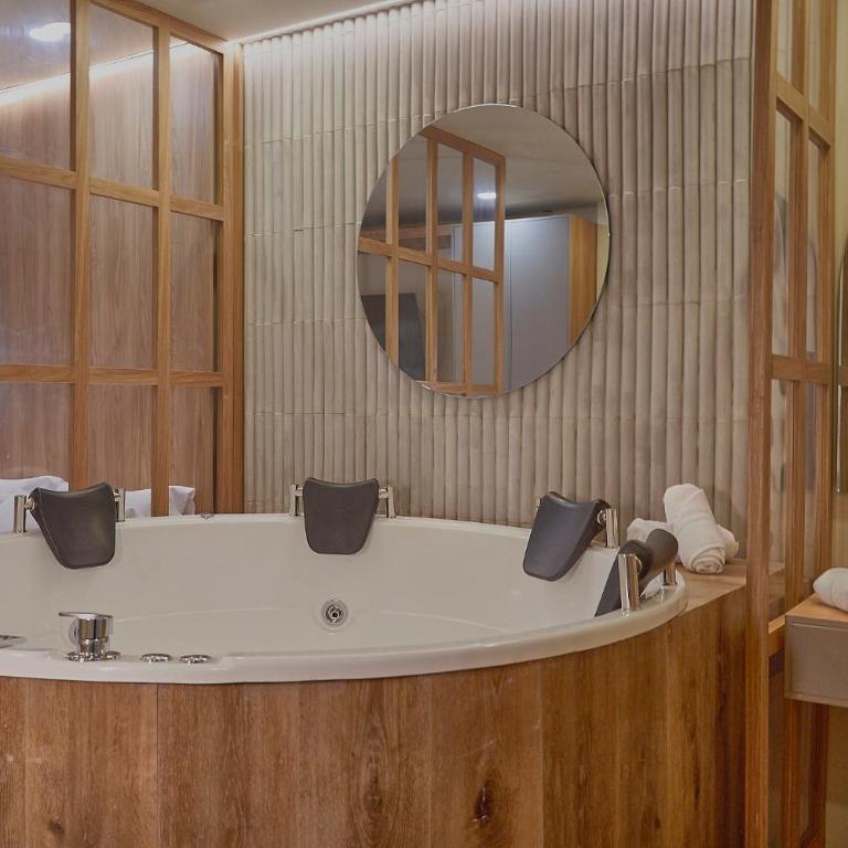 Hotel One Lleras - Family Suite - 1