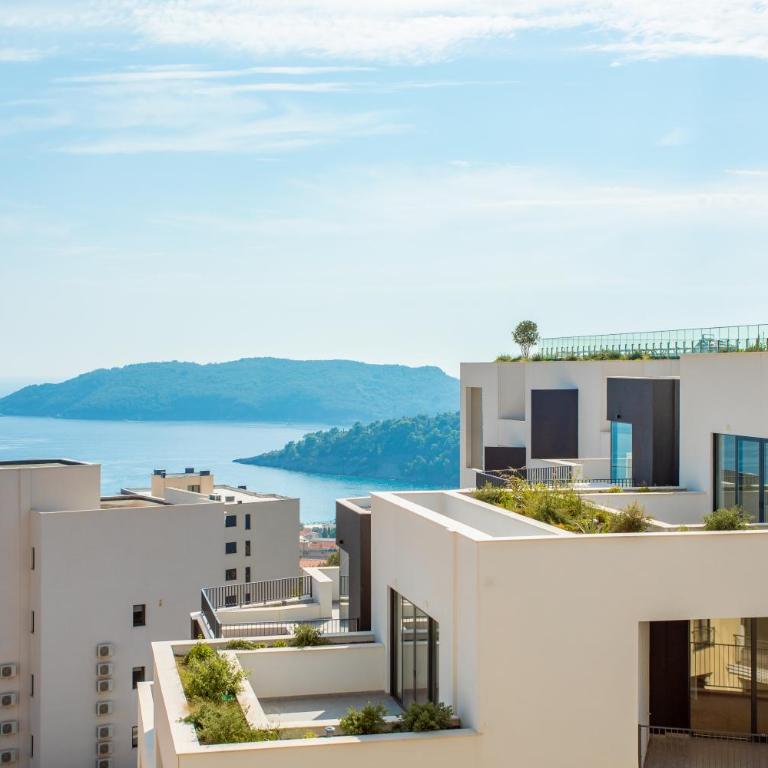 The Royal Summer & Spa - Deluxe One-Bedroom Apartment with Ocean View - 2