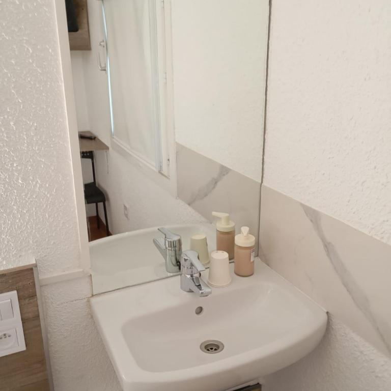 HOTEL THANIA Sète Frontignan - Chambre Double - 5
