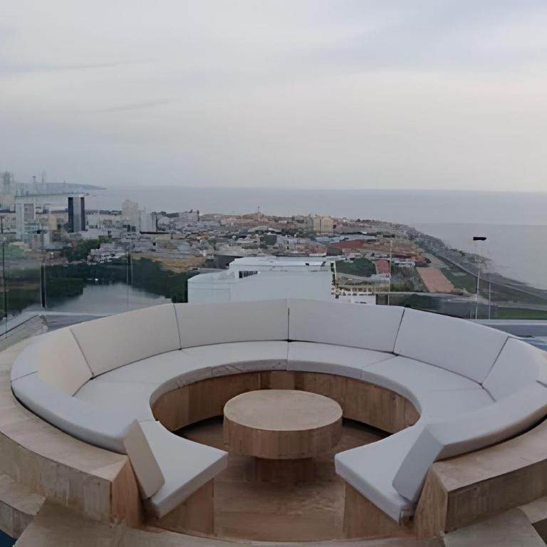 Stuning view to Walled city & Beach, King size bed - Two-Bedroom Apartment with Terrace and Sea View - 1
