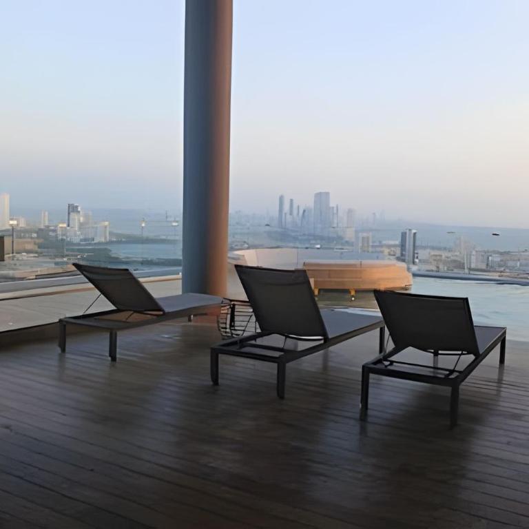 Stuning view to Walled city & Beach, King size bed - Two-Bedroom Apartment with Terrace and Sea View - 22