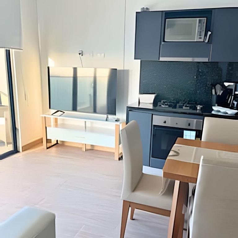 Stuning view to Walled city & Beach, King size bed - Two-Bedroom Apartment with Terrace and Sea View - 44