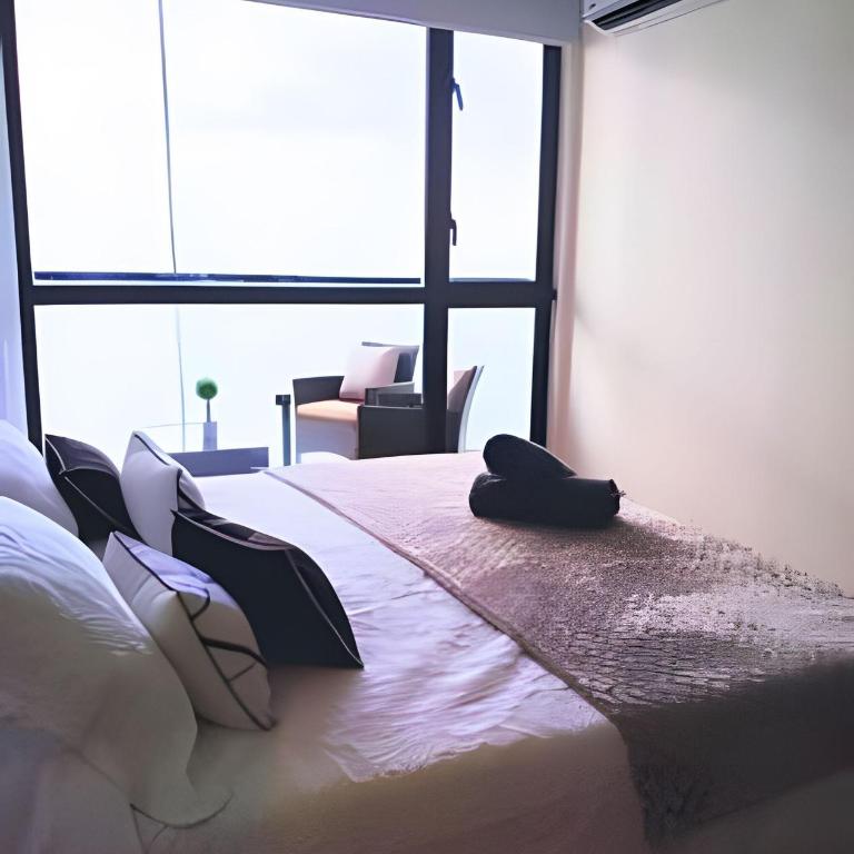 Brand New, 3blocks from Walled C, Stunning Views - Apartment - 2