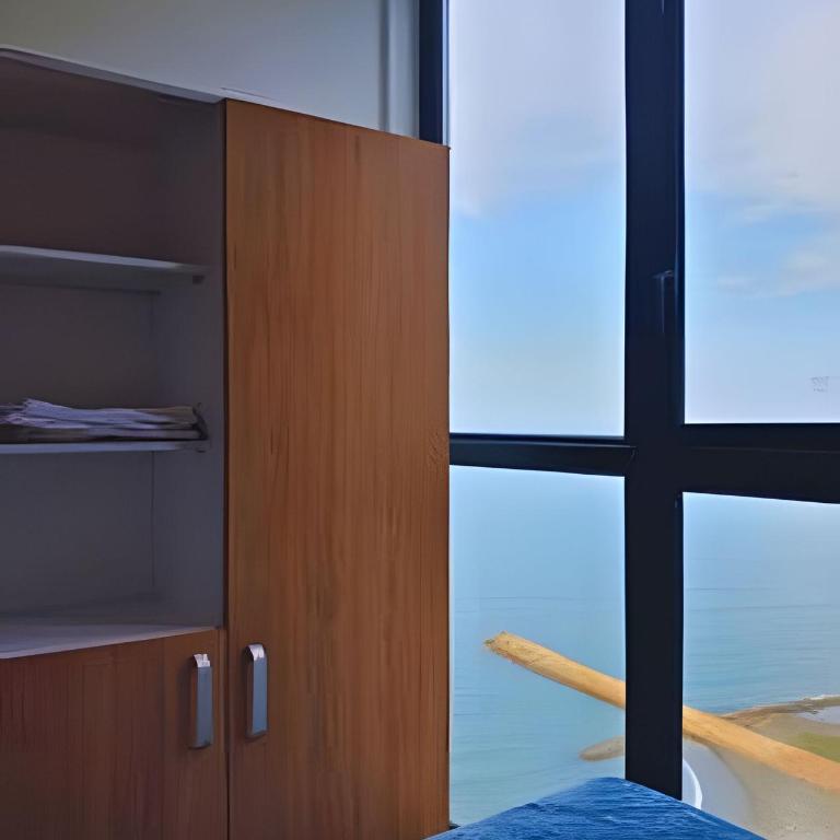 Brand New, 3blocks from Walled C, Stunning Views - Apartment - 9