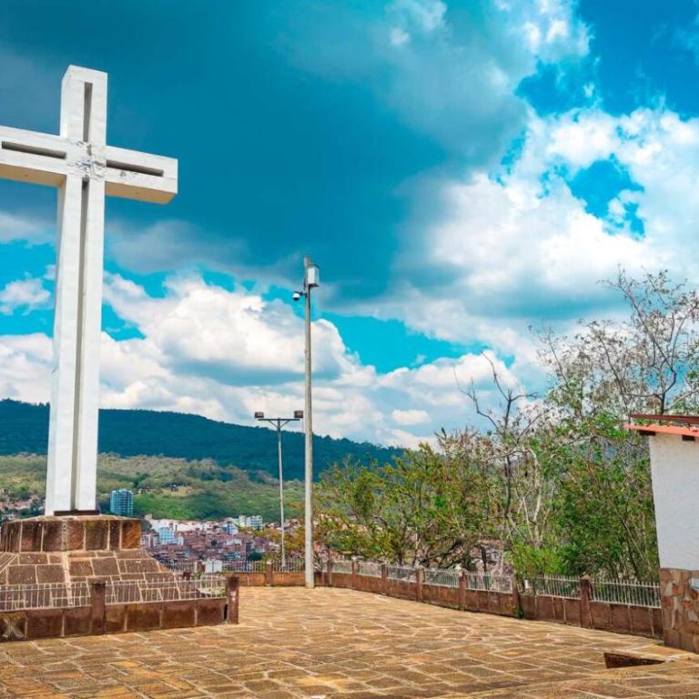 Bonito Apartamento Amoblado en la Mejor Zona - Apartamento de 2 dormitorios con balcón y terraza - 35