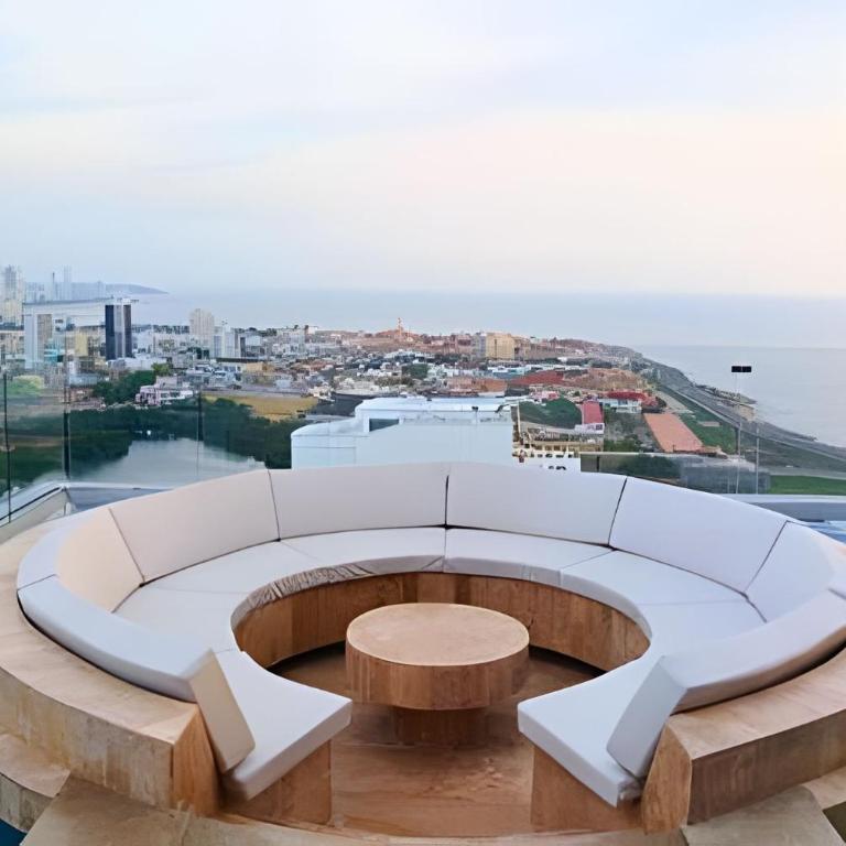 Brand New, 3blocks from Walled C, Stunning Views - Apartment - 24