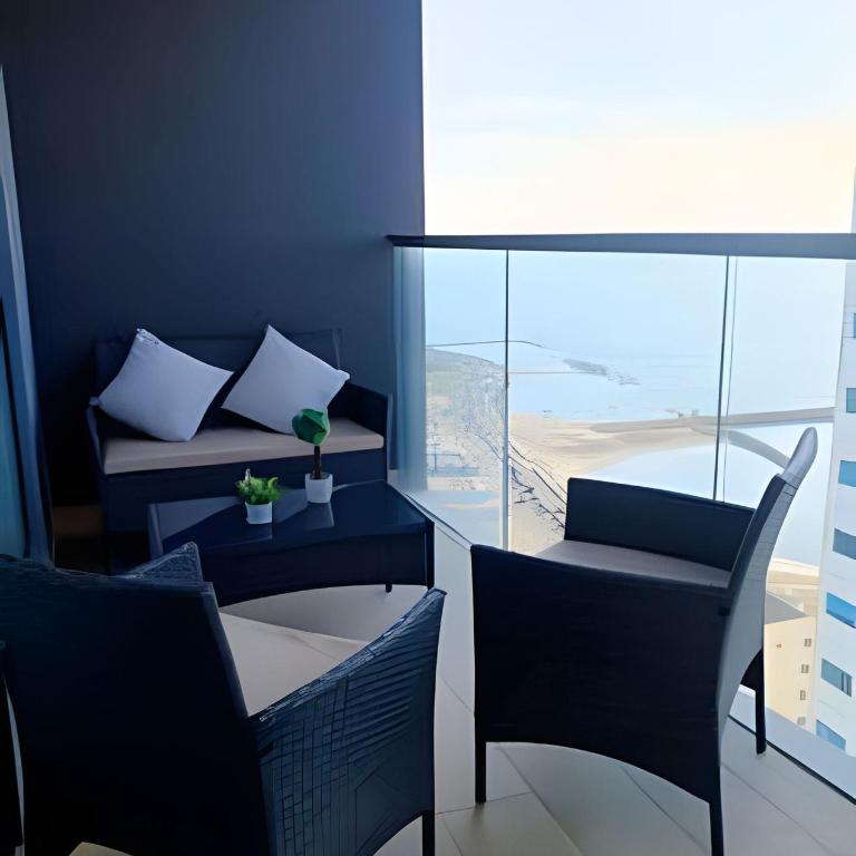Brand New, 3blocks from Walled C, Stunning Views - Apartment - 42