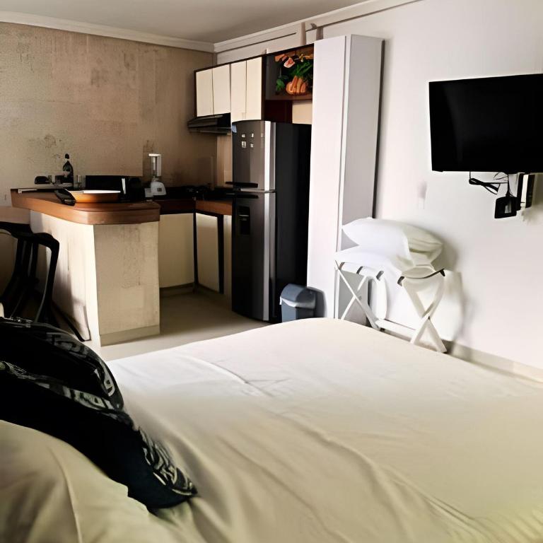 Beach Steps Away, Perfect Stay - Apartment - 4