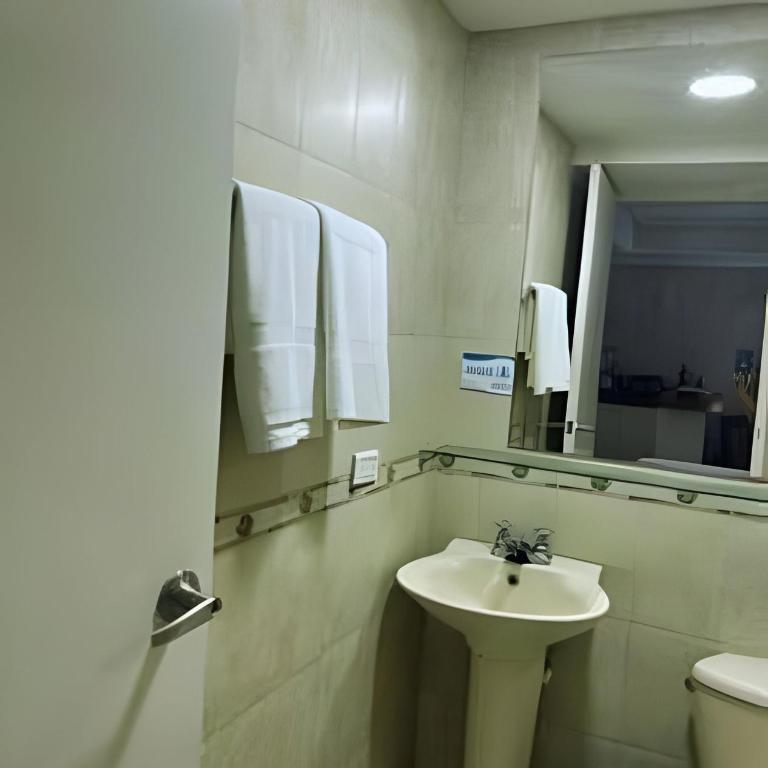 Beach Steps Away, Perfect Stay - Apartment - 18