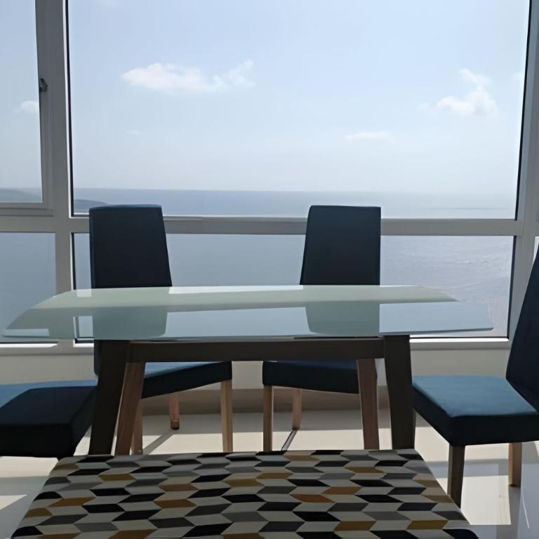 Luxury & Spectacular View in Laguito - Two-Bedroom Apartment with Balcony and Sea View - 10