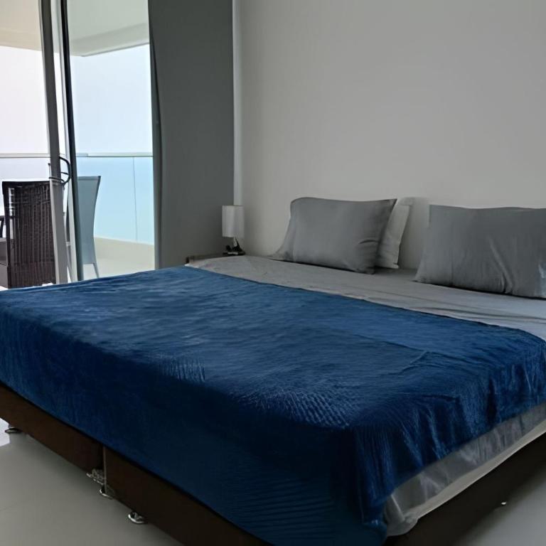 Luxury & Spectacular View in Laguito - Two-Bedroom Apartment with Balcony and Sea View - 13