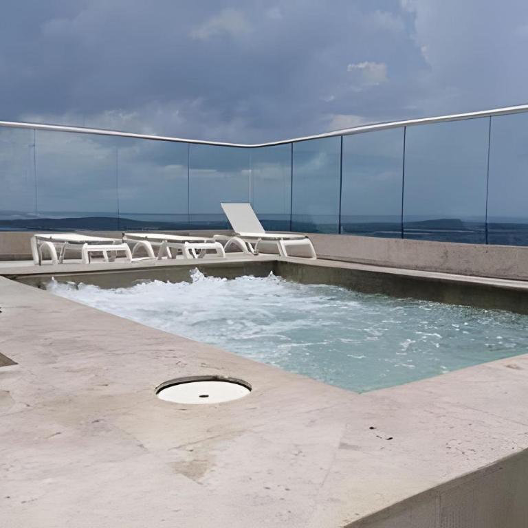 Luxury & Spectacular View in Laguito - Two-Bedroom Apartment with Balcony and Sea View - 42