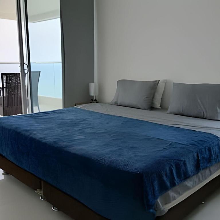 Luxury & Spectacular View in Laguito - Two-Bedroom Apartment with Balcony and Sea View - 50