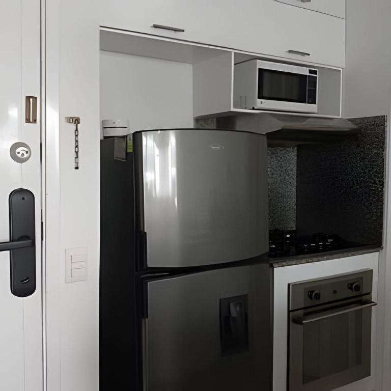 “Beautiful Apt with King Bed & Beach Access” - One-Bedroom Apartment with Balcony and Sea View - 15