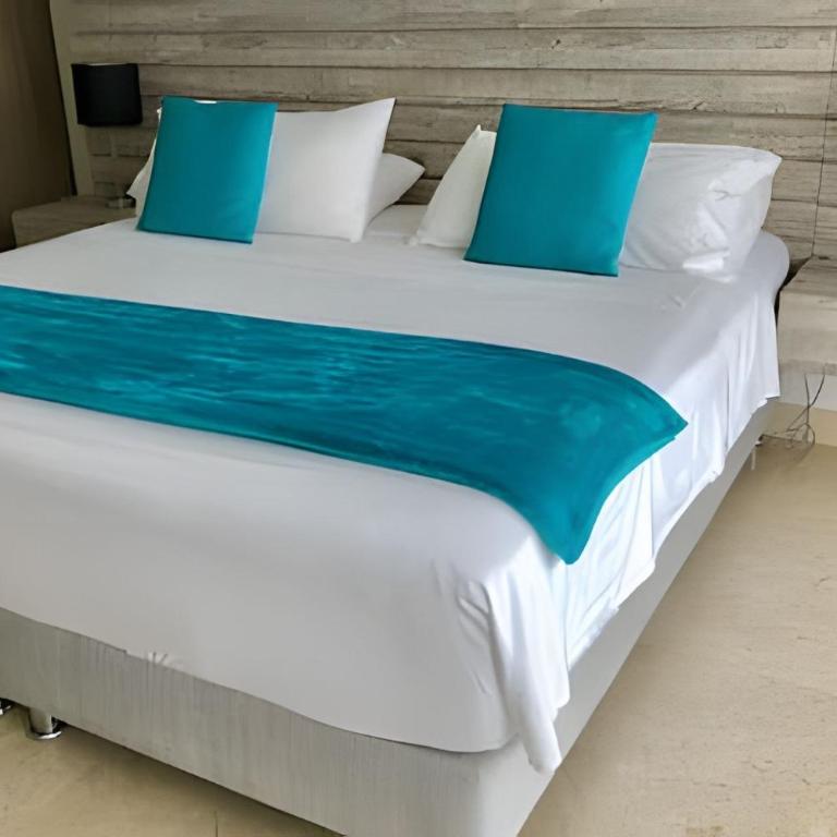 Breathtaking ocean view, central location - Two-Bedroom Deluxe Apartment with Ocean View - 13