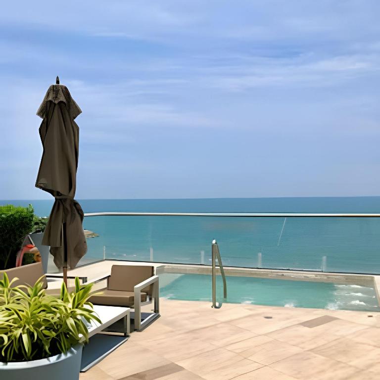Breathtaking ocean view, central location - Two-Bedroom Deluxe Apartment with Ocean View - 11