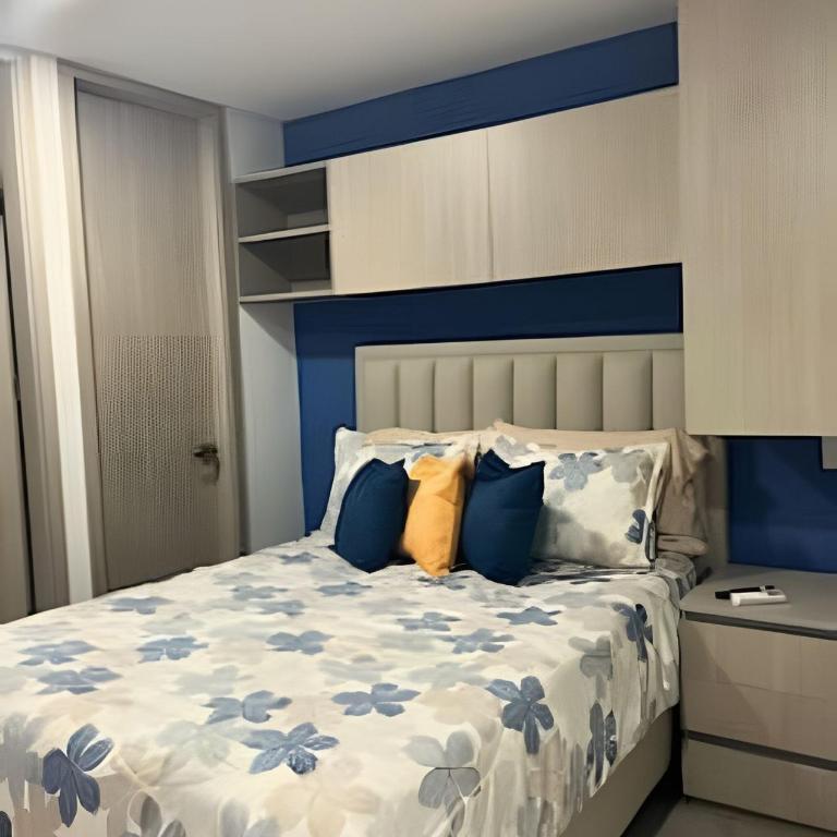 Charming Loft near the Beach - Deluxe One-Bedroom Apartment - 5