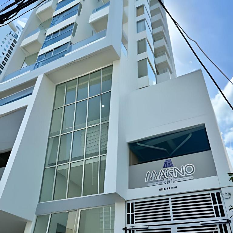 Charming Loft near the Beach - Deluxe One-Bedroom Apartment - 32