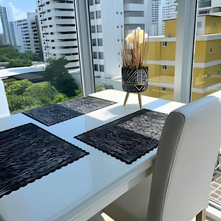 Charming Loft near the Beach - Deluxe One-Bedroom Apartment - 47