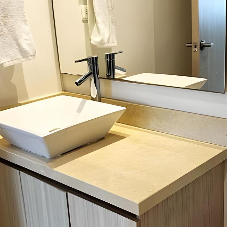 Ocean Majesty, Luxury Haven close to Walled City - One-Bedroom Apartment with Sea View and Balcony - 7