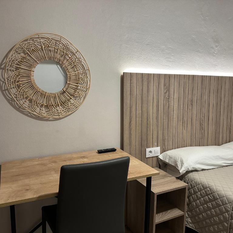 Can Setmanes by CozyCatalonia - Hostal Central Blanes - Habitación Doble - 5