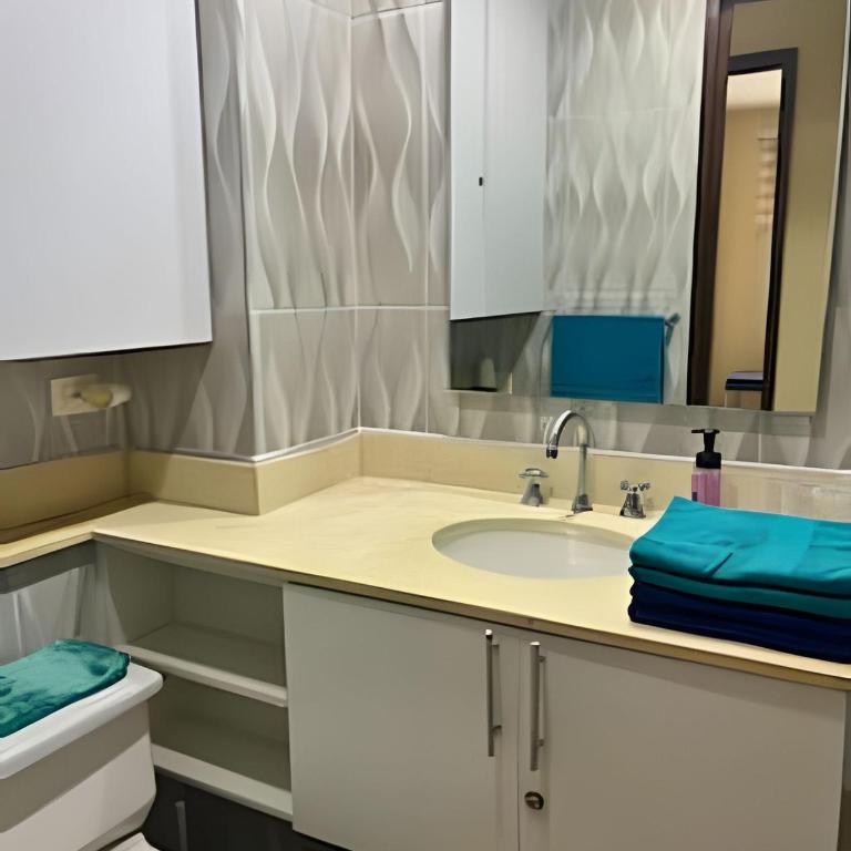 Lindo apto con salida directa a la playa - Two-Bedroom Apartment with Balcony and Sea View - 8