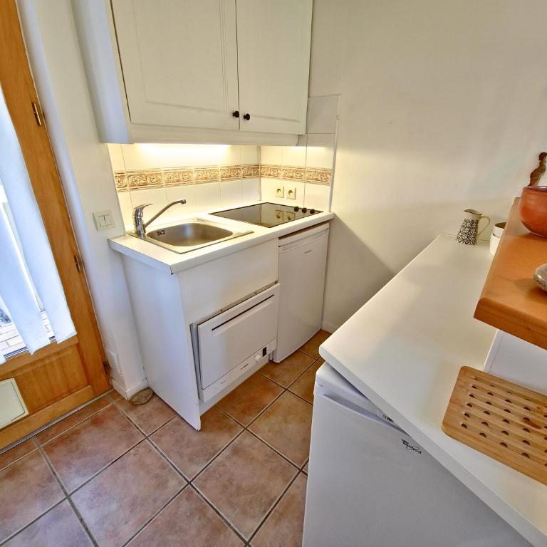 La Pinède - Small 2 bedroom sea view - with swimming pool - Appartamento con 2 Camere da Letto - 9