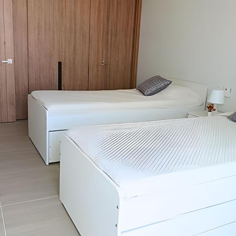 Lujo y privacidad, Vista y salida directa al mar - Apartamento de 2 dormitorios con balcón y vistas al mar - 4