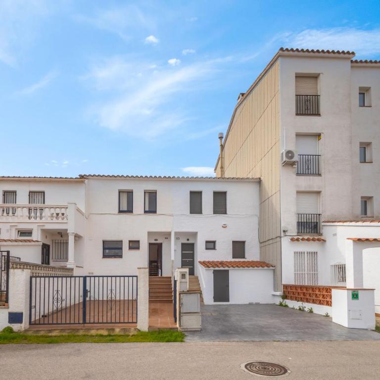 Centro Empuriabrava Luminosa Casa en el Canal - Casa de 3 dormitorios - 11