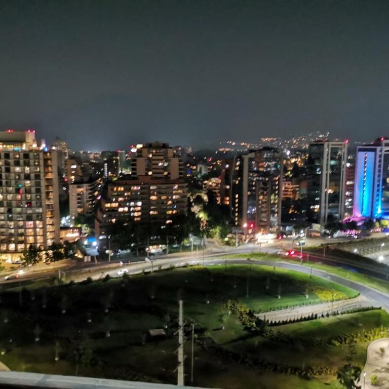Espectacular vista al Hotel Mandarin - Apartamento - 24