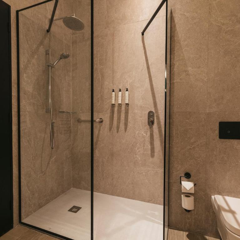 Hotel Cabo De Hornos - Suite - 4