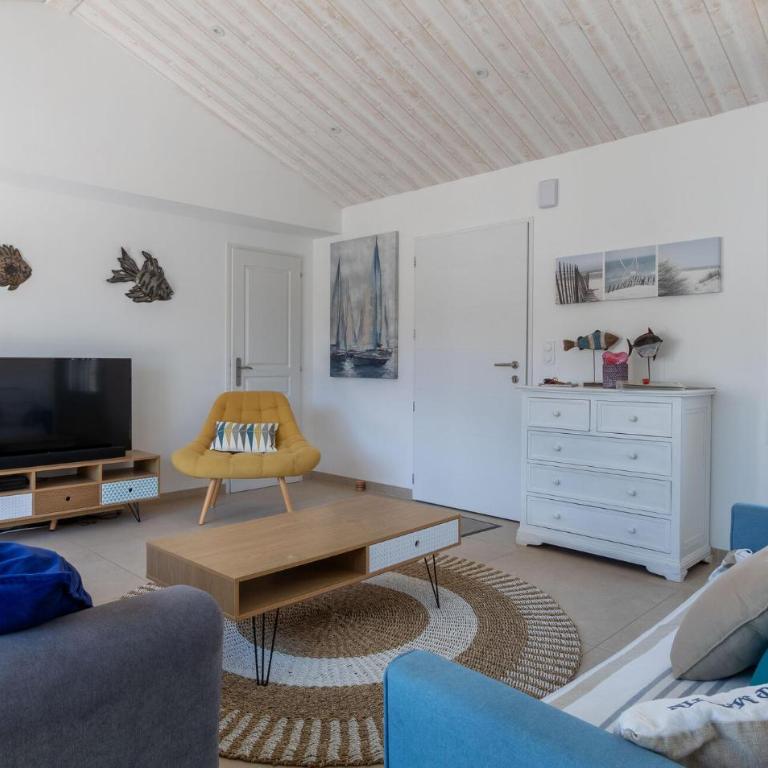 Lovely Home In Saint Jean De Monts - Three-Bedroom Vacation Home - 5