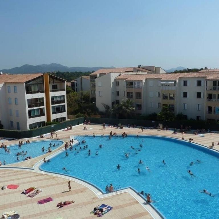 STE83 Le Lagon bleu, le Flore 16 avec jardin privatif tennis piscine pour 4 personnes - Appartement 1 Chambre - 1