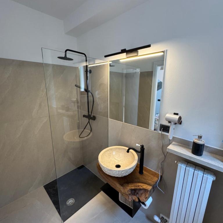La Dolce Vista - Two-Bedroom Apartment with Lake View - 12