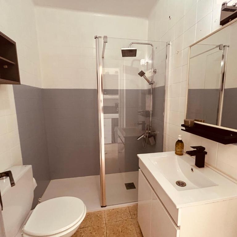 Empuriabrava, T2, terrasse, barbecue - Apartamento de 1 dormitorio - 24