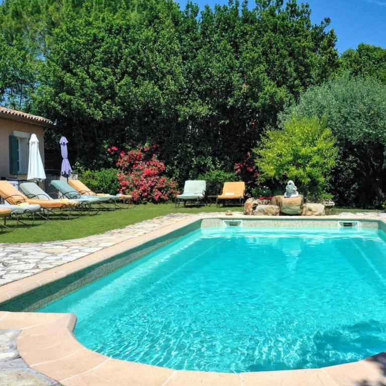 Villa Jas Fontaine by Villa Plus - Villa - 9