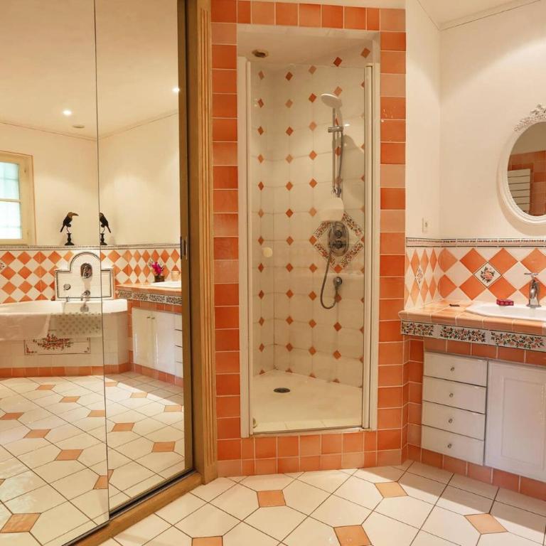 Villa Jas Fontaine by Villa Plus - Villa - 13