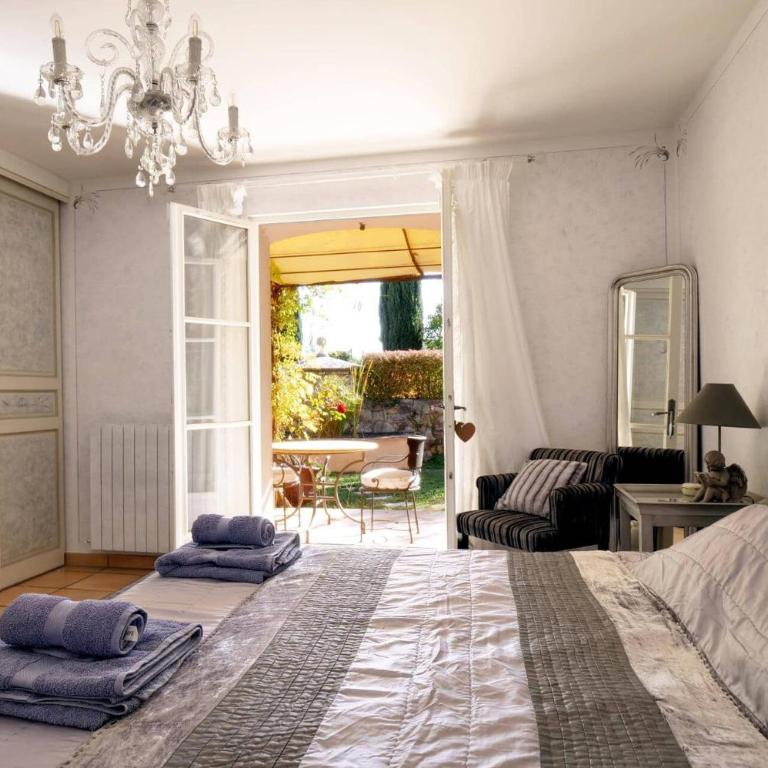 Villa Jas Fontaine by Villa Plus - Villa - 12