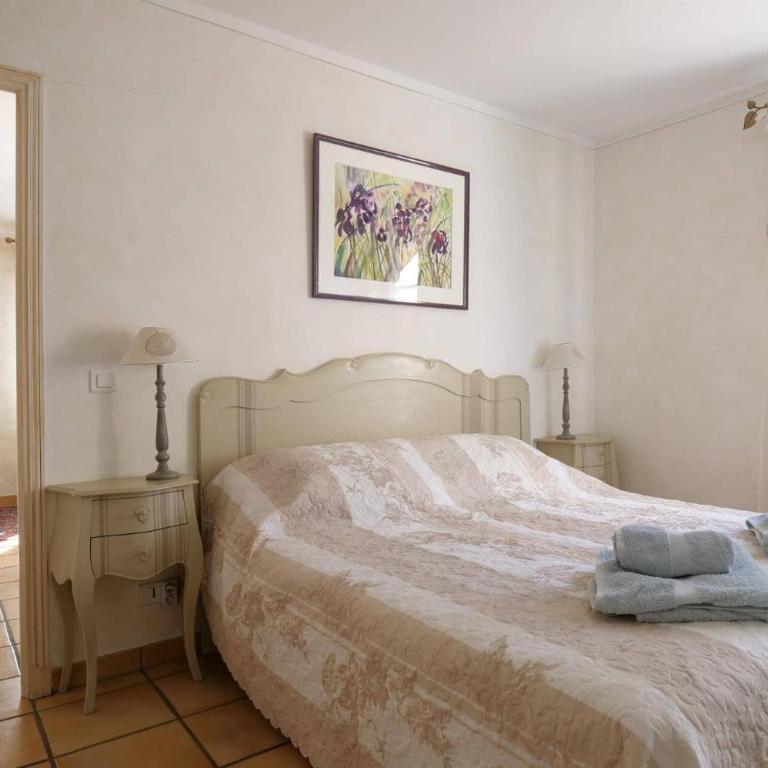 Villa Jas Fontaine by Villa Plus - Villa - 23