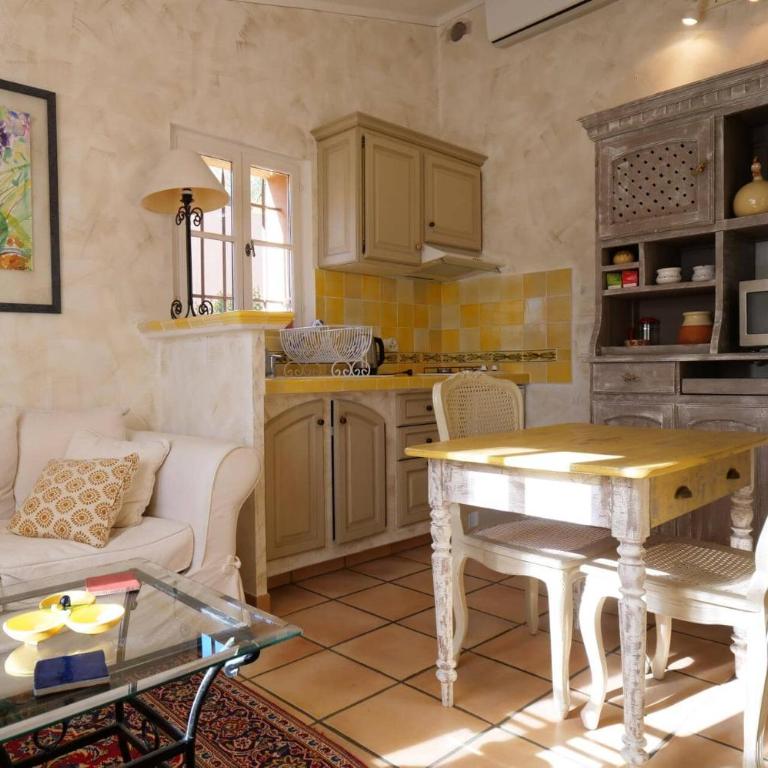 Villa Jas Fontaine by Villa Plus - Villa - 24