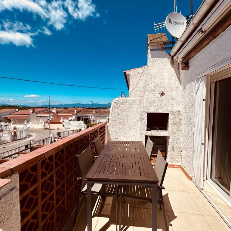 Empuriabrava, T2, terrasse, barbecue - Apartamento de 1 dormitorio - 1
