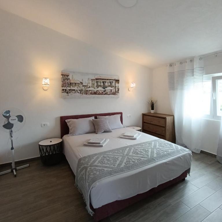 Sayohat Apartments - Apartment with Terrace - 17