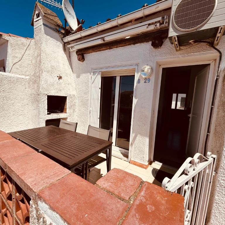 Empuriabrava, T2, terrasse, barbecue - Apartamento de 1 dormitorio - 10