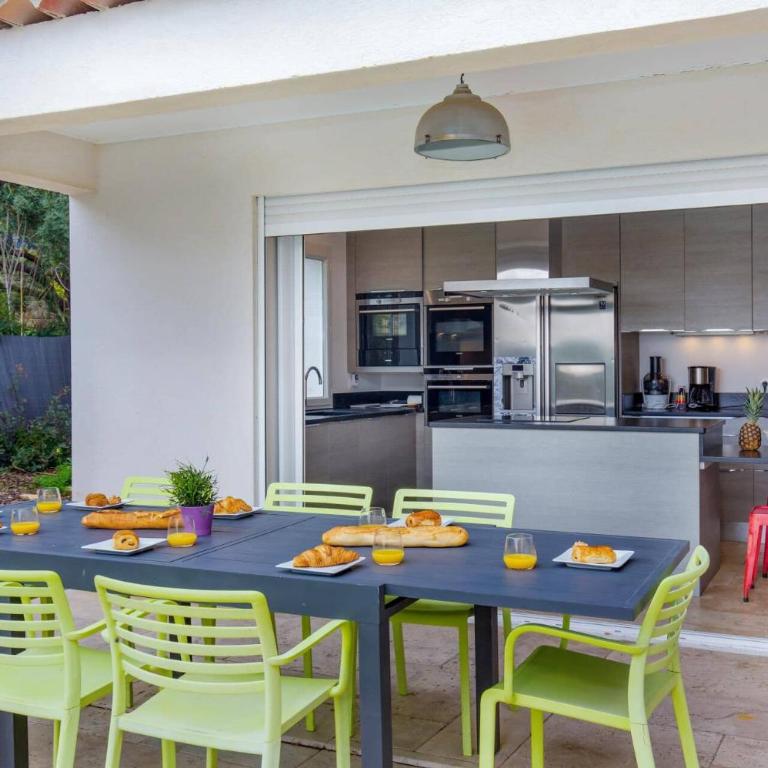 Villa Les Lavandieres by Villa Plus - Villa - 8
