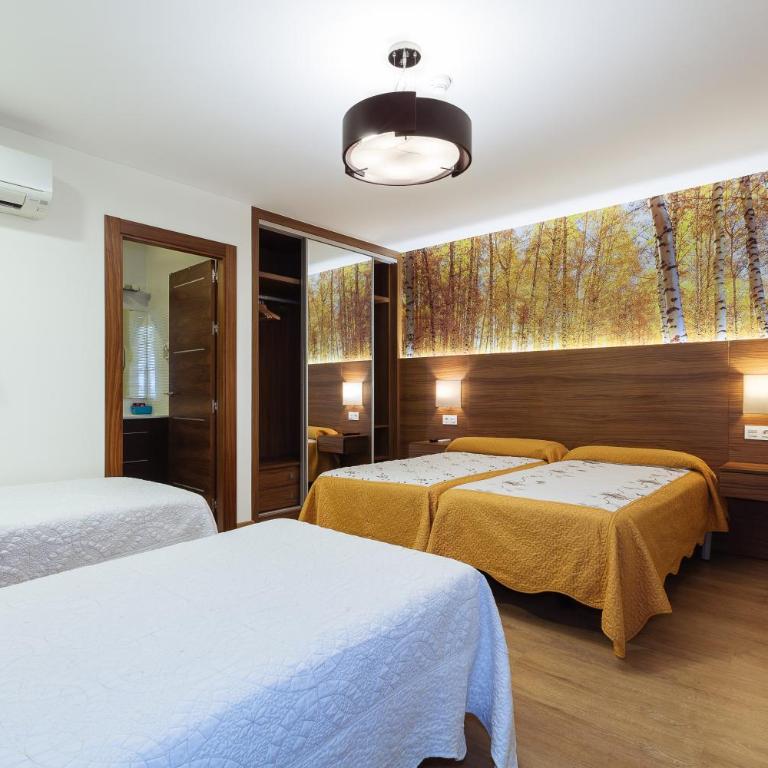 Hostal Arriola - Quadruple Room - 2