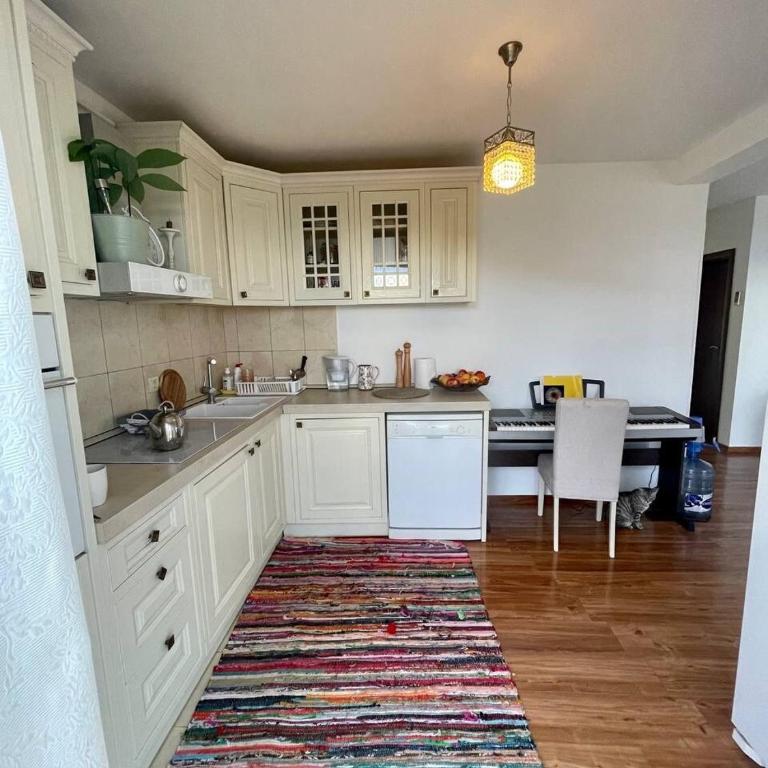 Olive Hill Home - Three-Bedroom House - 5
