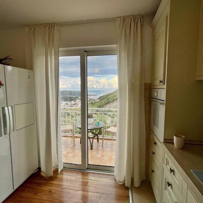 Olive Hill Home - Three-Bedroom House - 6