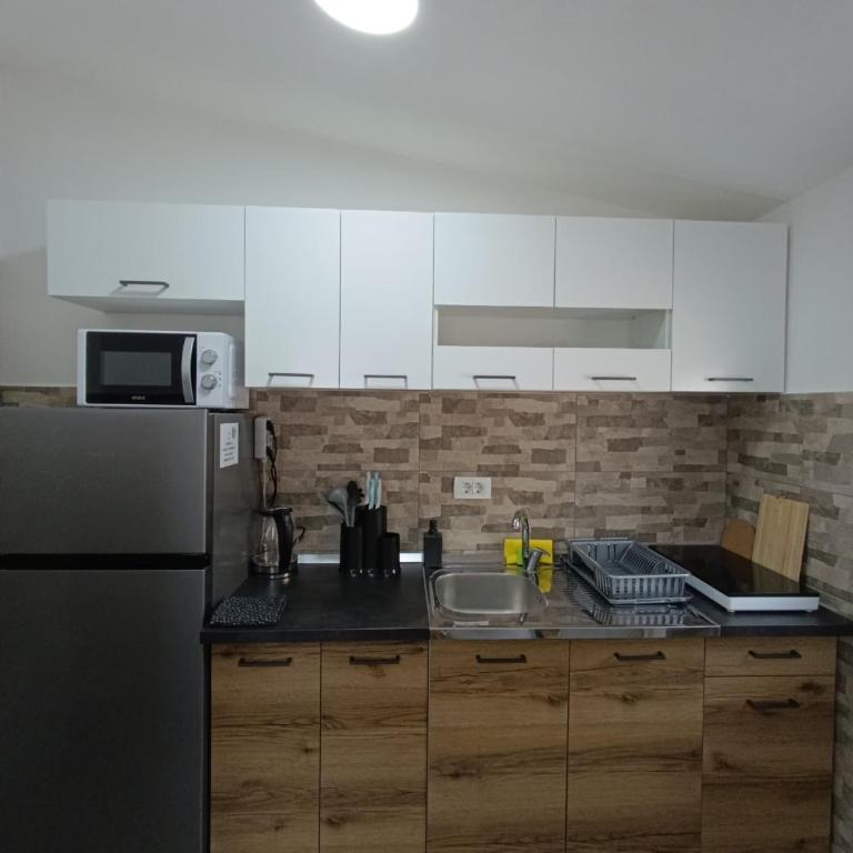 Sayohat Apartments - Apartment with Terrace - 23