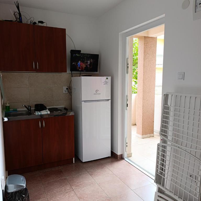 Sayohat Apartments - Studio with Terrace - 16