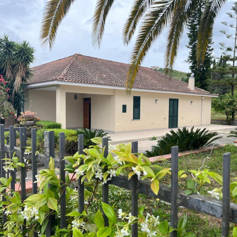 Villa Claudia - casa vacanze - Four-Bedroom House - 4